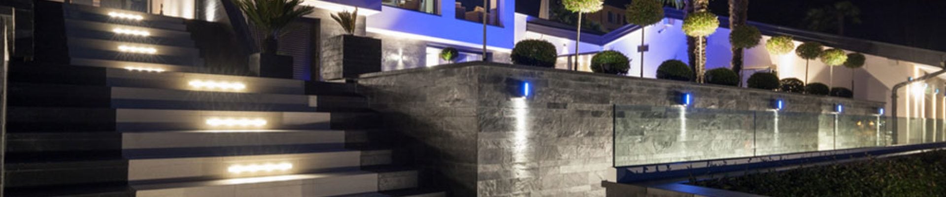 Landscaping Lights Around a Pool
